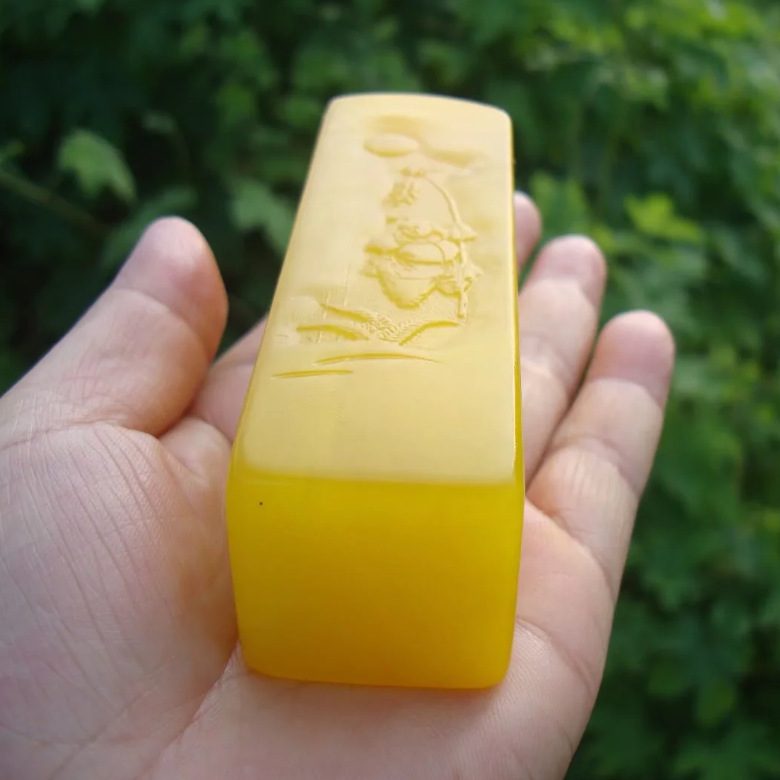 陕西田黄石巧色薄意雕印章 3*3*10.3cm 金石篆刻姓名闲章