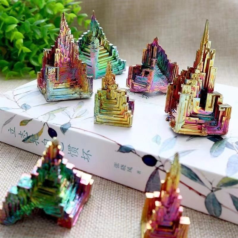 天然铋晶体原石七彩金属矿标摆件 稀有化学元素奇石桌面装饰品